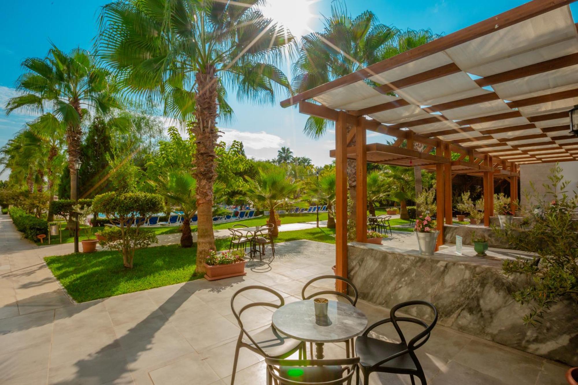 Sural Resort Hotel Side Exterior photo