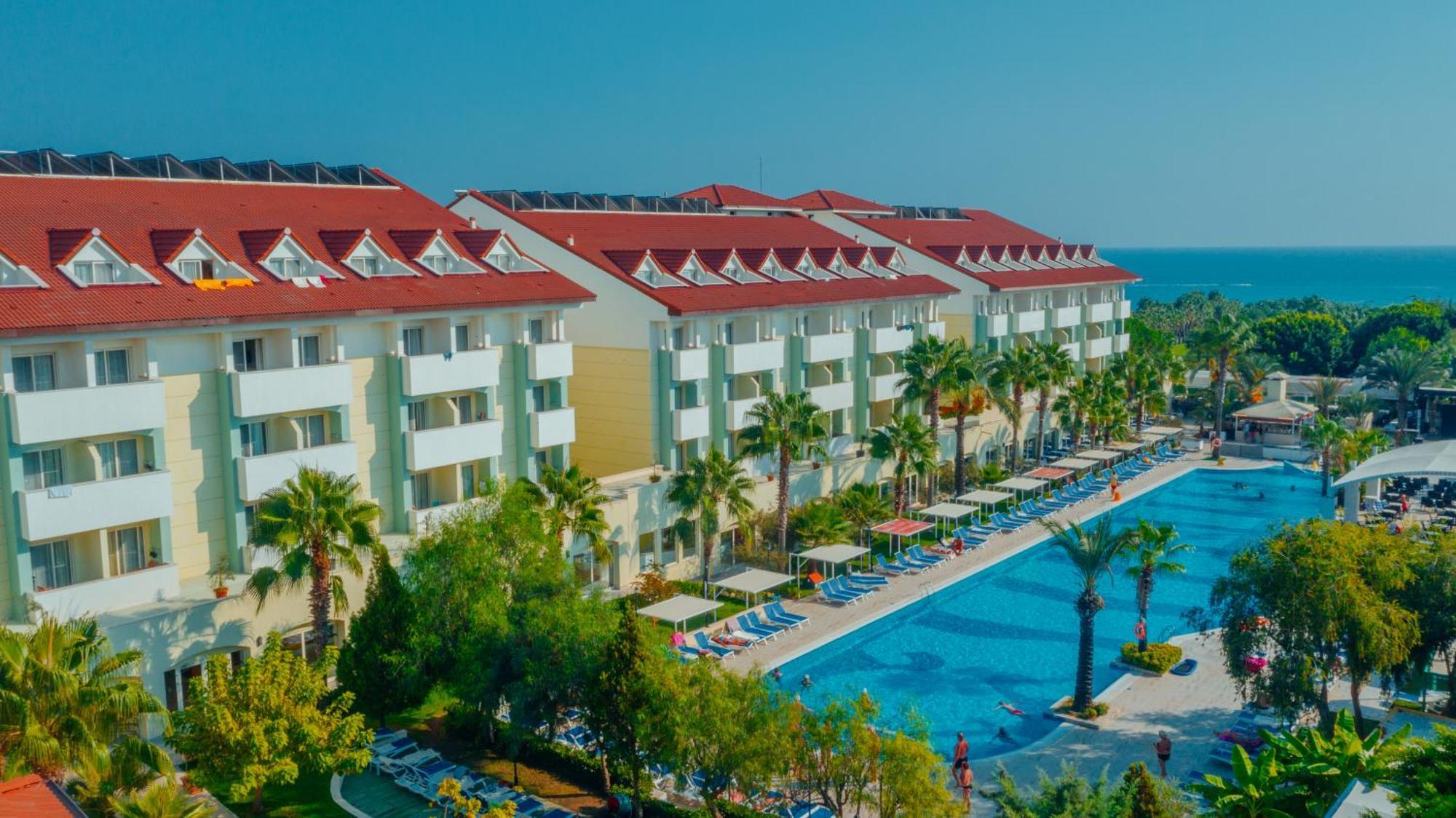Sural Resort Hotel Side Exterior photo