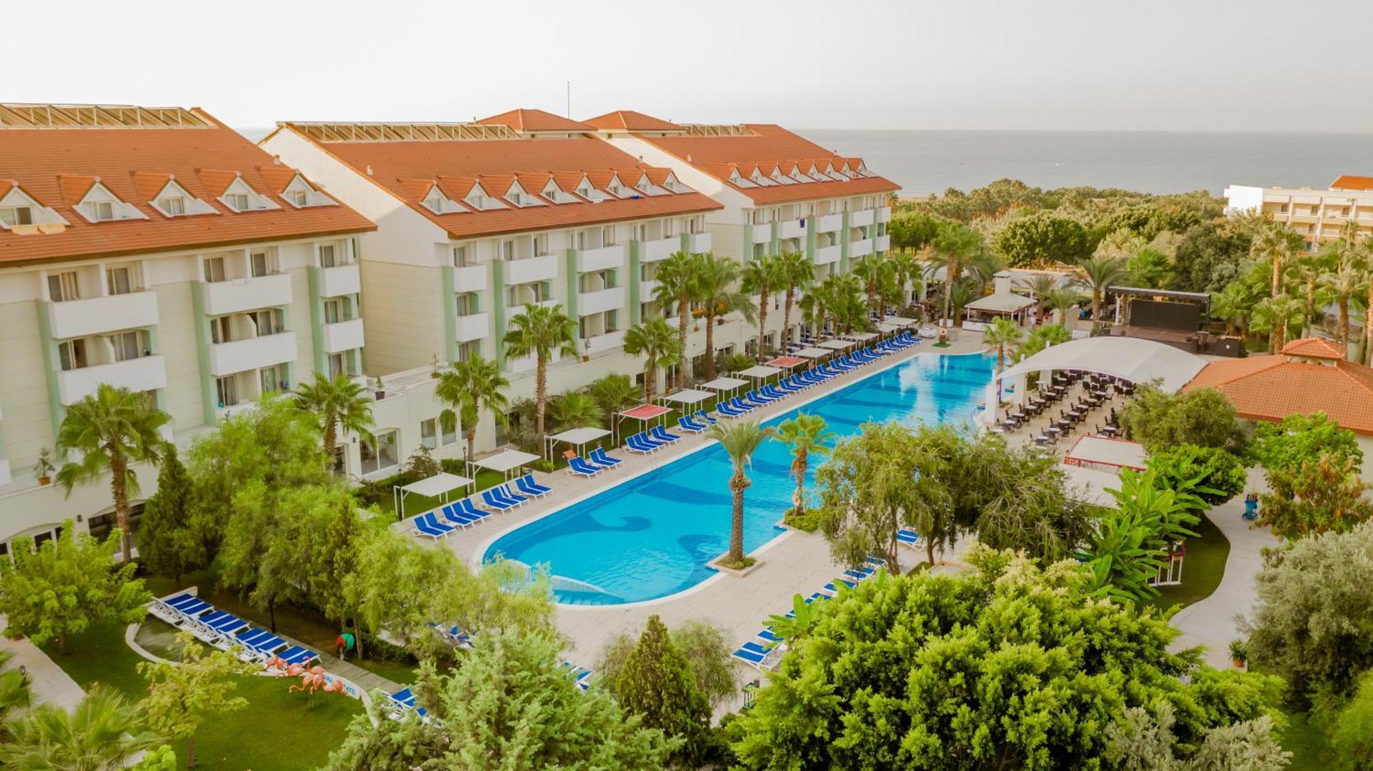 Sural Resort Hotel Side Exterior photo