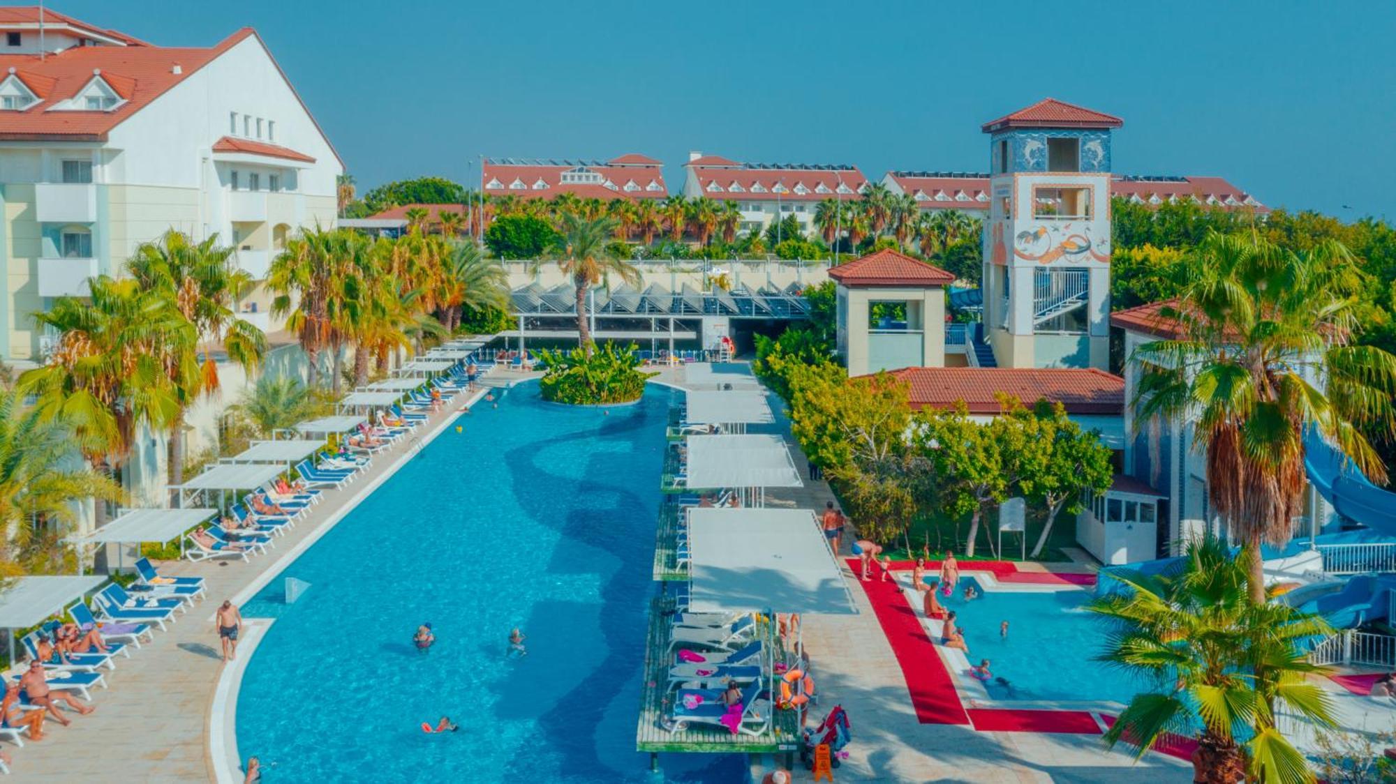 Sural Resort Hotel Side Exterior photo