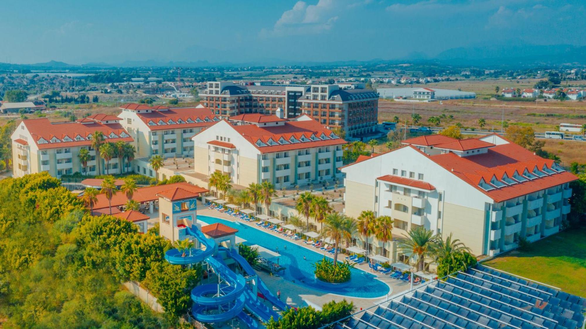 Sural Resort Hotel Side Exterior photo