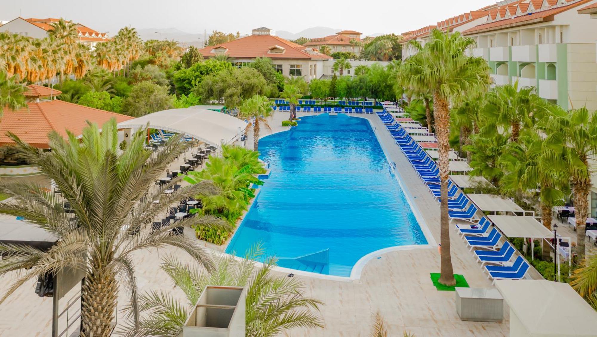 Sural Resort Hotel Side Exterior photo