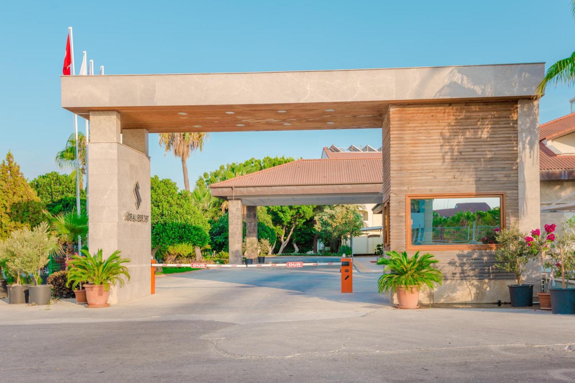 Sural Resort Hotel Side Exterior photo