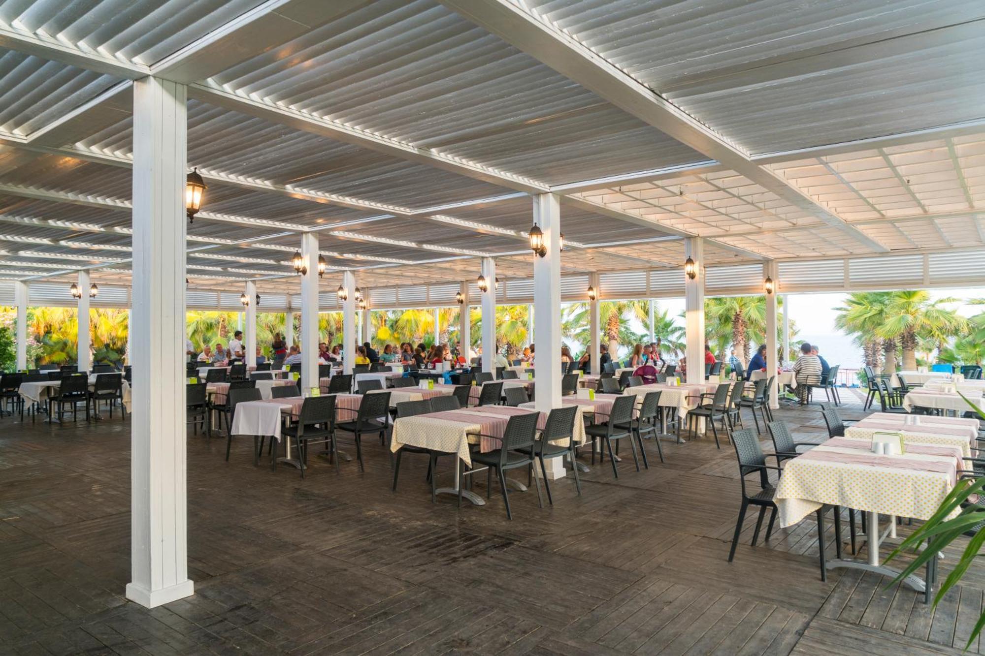 Sural Resort Hotel Side Exterior photo