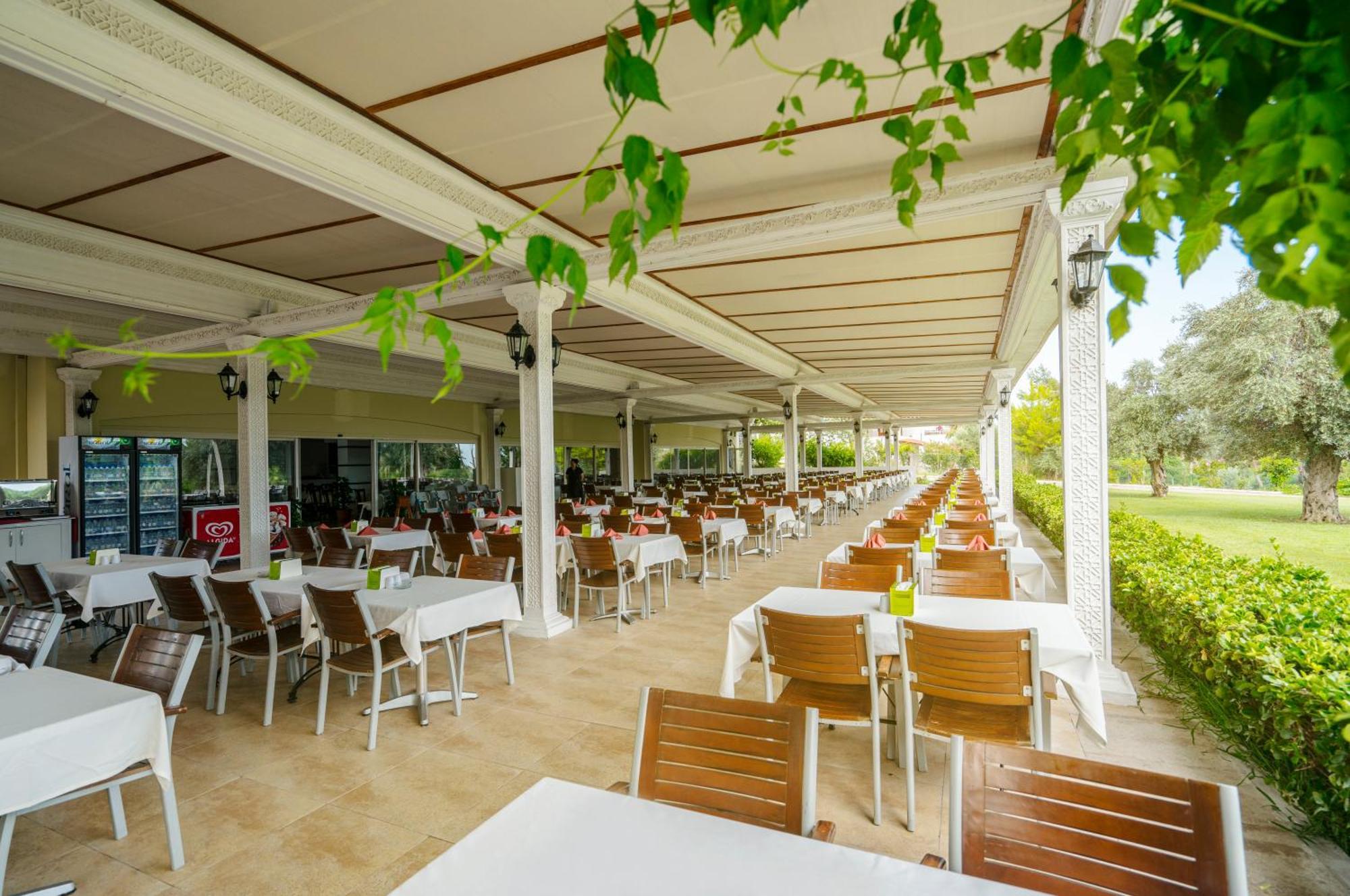Sural Resort Hotel Side Exterior photo