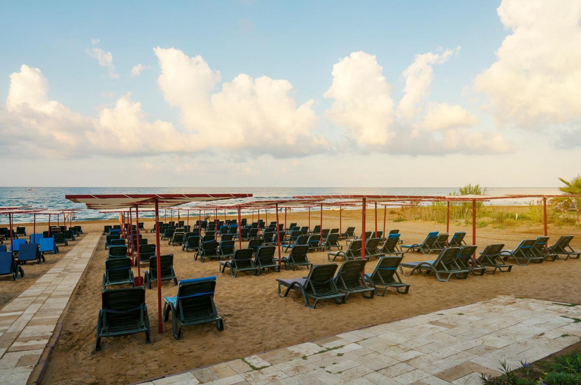 Sural Resort Hotel Side Exterior photo