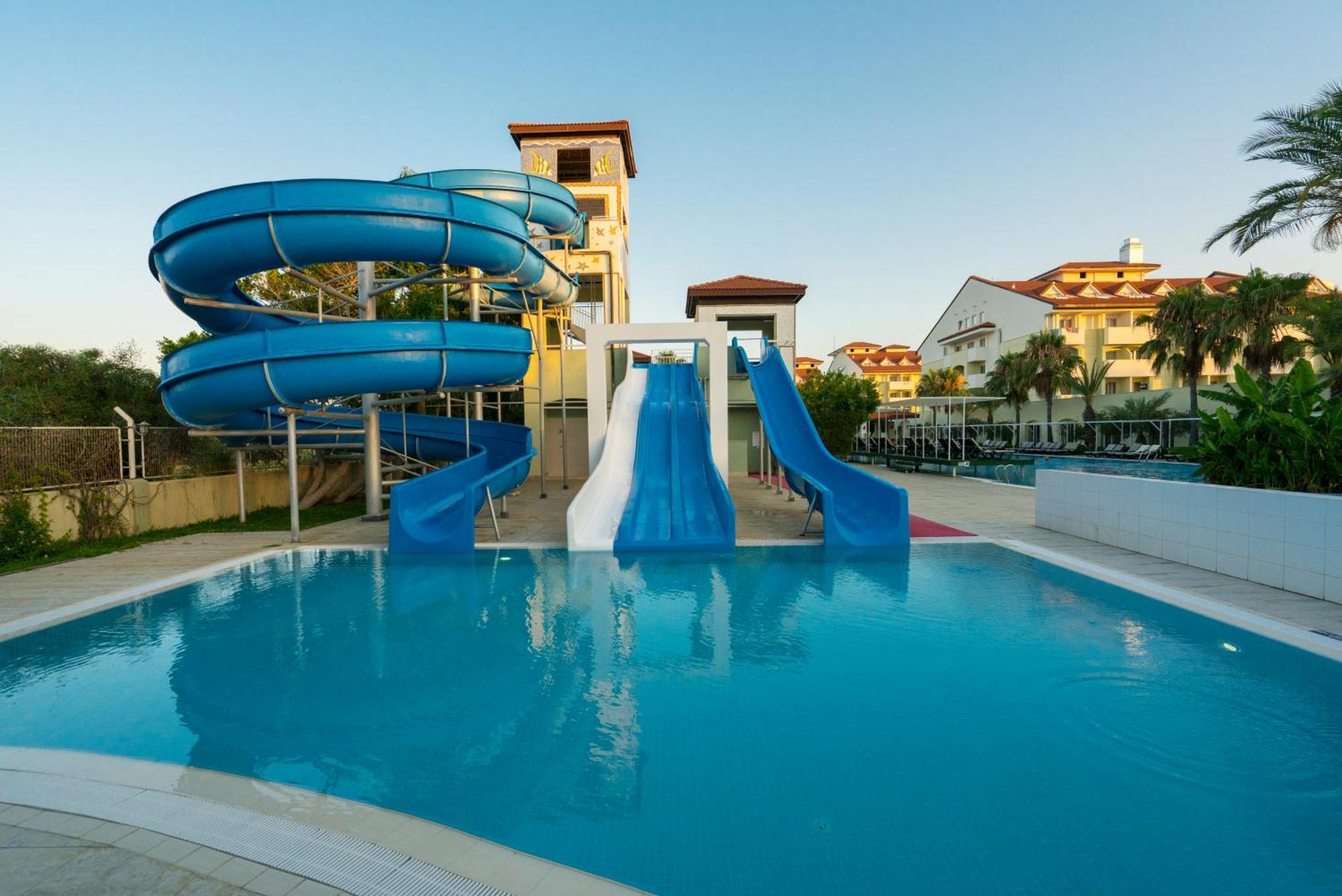Sural Resort Hotel Side Exterior photo