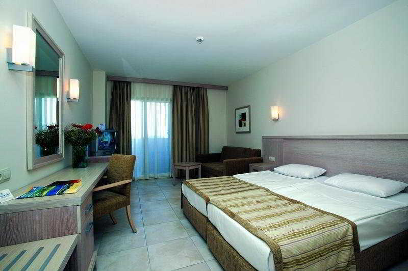 Sural Resort Hotel Side Room photo